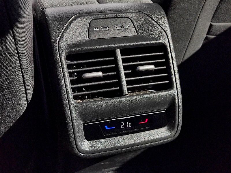 Škoda Superb (2024) Combi  Selection 2,0 Tdi 110 K - fotka 27 z 37