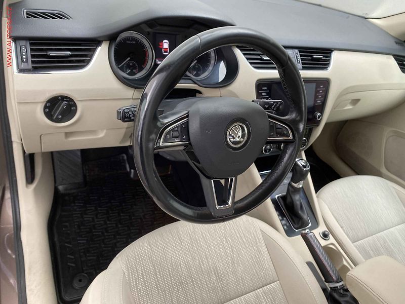 Škoda Octavia (2017) 1.8 TSi, ČR, Style, DSG, LED - fotka 12 z 18
