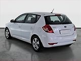 Kia Ceed (2012) 1.6 CRDi, po STK, zamluveno - náhled 3