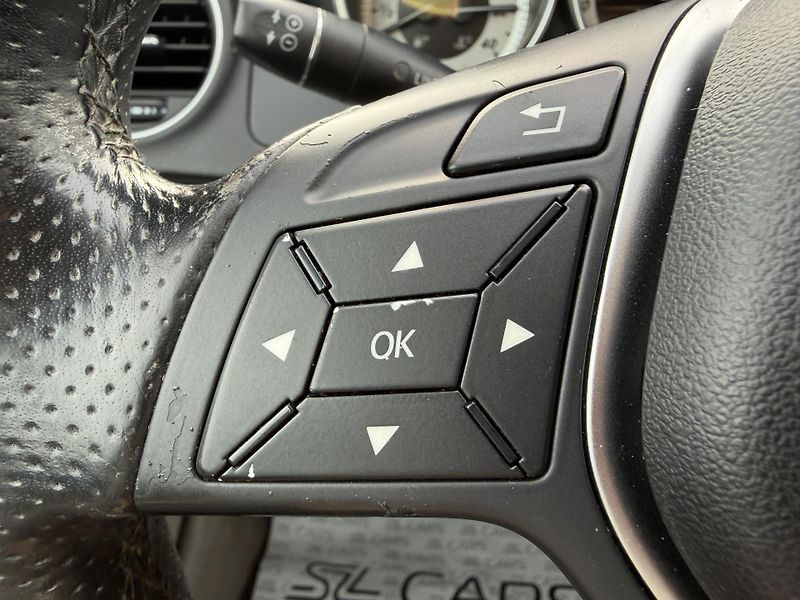 Mercedes-Benz Třídy C 180 CGI NAVI MANUAL SERVISKA - fotka 19 z 48