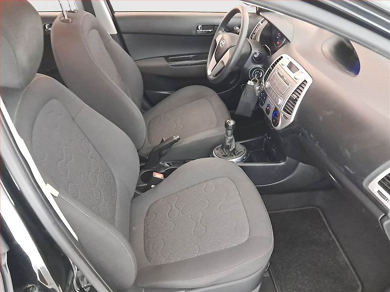 Hyundai i20 (2012) 1.2 - fotka 9 z 14