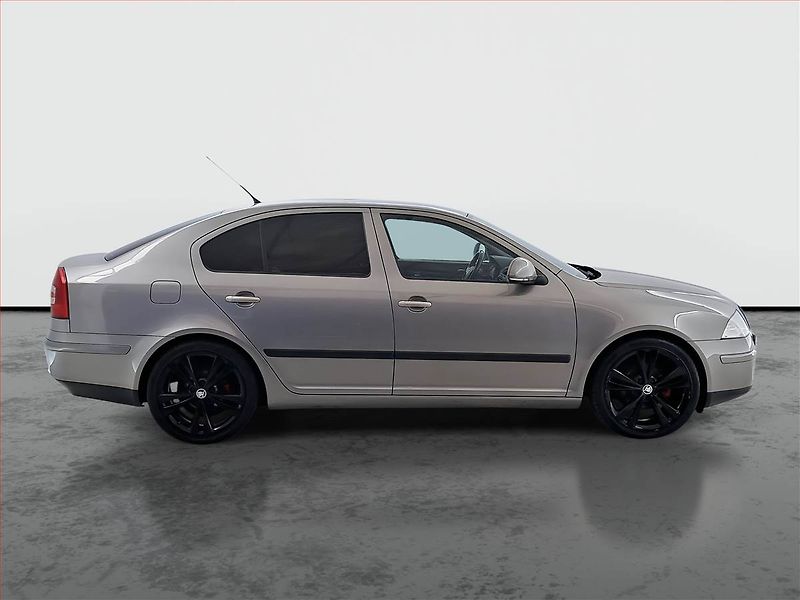 Škoda Octavia (2012) 1.6, Serv.kniha, po STK - fotka 6 z 13