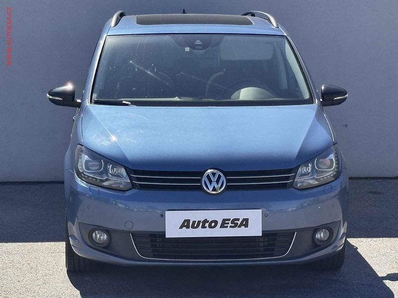 Volkswagen Touran (2012) 1.6TDi, DSG, parnor, navi - fotka 2 z 17