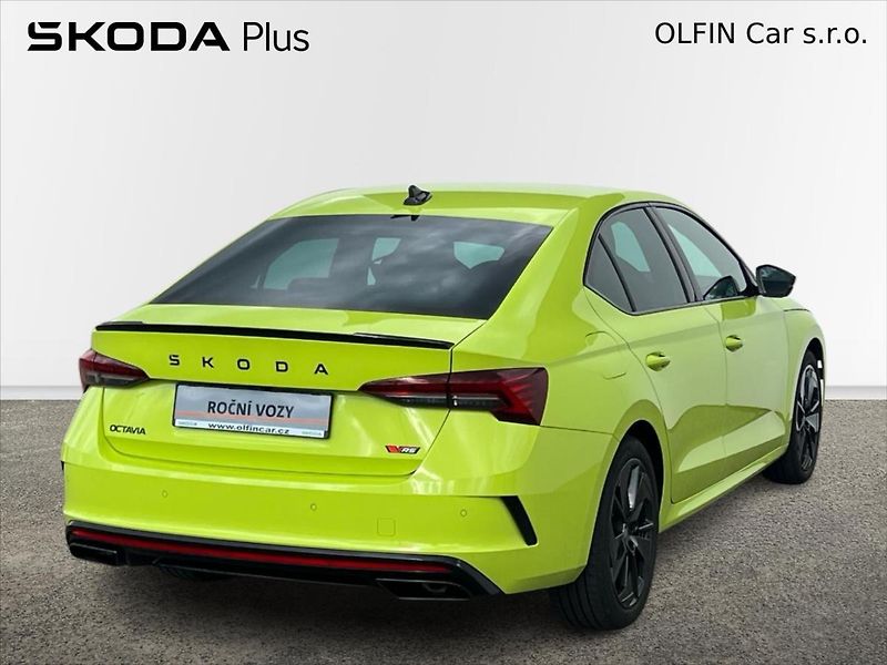 Škoda Octavia 2,0 TSi 195kW 7DSG  IV. RS - fotka 2 z 31