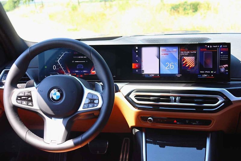 BMW 320i