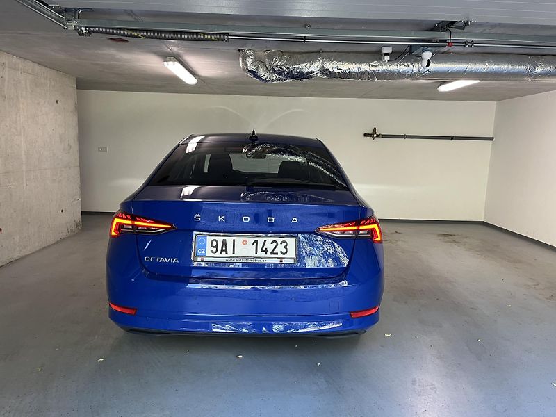 Škoda Octavia 2.0 TDI DSG Style, 1.majitel - fotka 7 z 29
