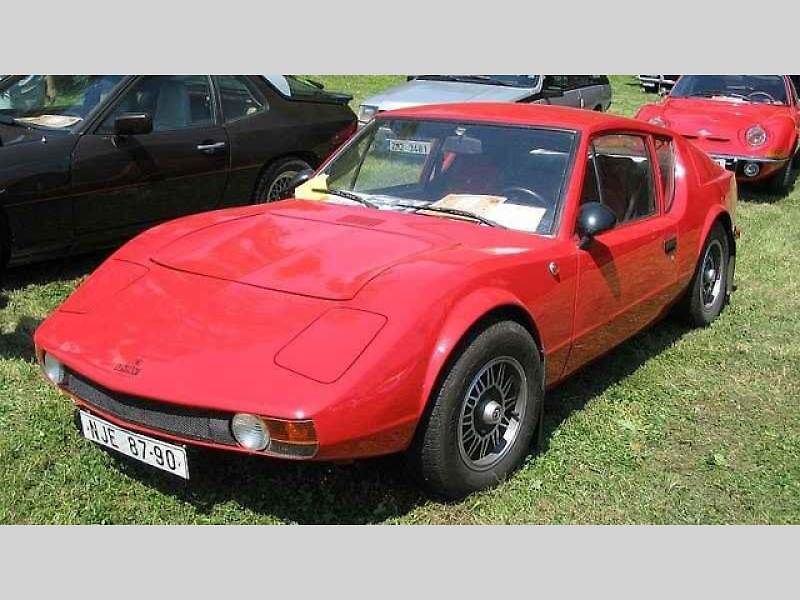 Původní prototyp ÚVMV (Škoda) 1100 GT.