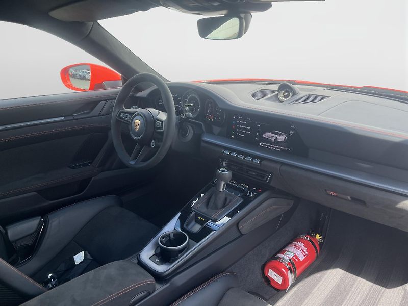 Porsche 911 (2021) GT3 - fotka 21 z 26