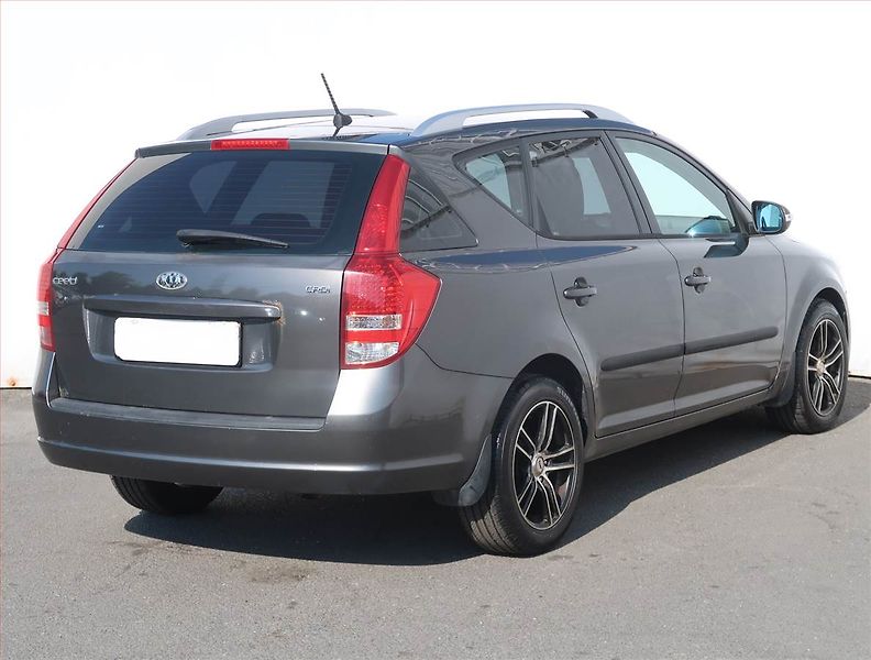 Kia Ceed (2010) 1.6 CRDi, Serv.kniha, po STK - fotka 5 z 17