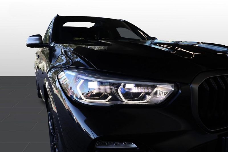 BMW X5 M50d - fotka 24 z 24