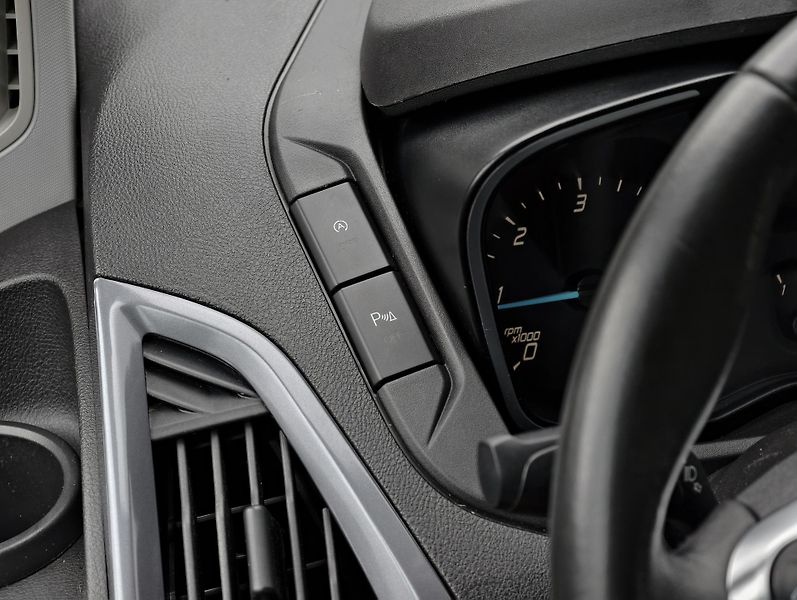 Ford Tourneo Custom 2.0 EcoBlue 125kW, 9 MÍST, L2 - fotka 20 z 25