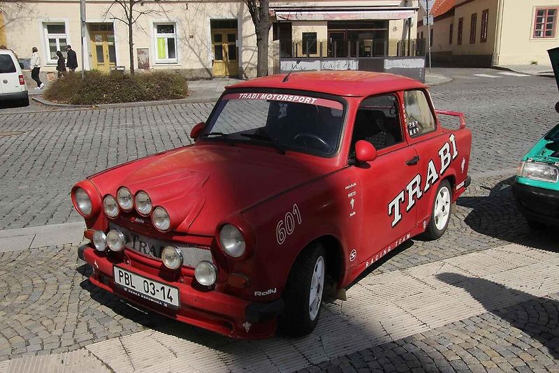 V Příbrami se sjela historická auta a motorky v rámci tradiční akce Česká Route 66.