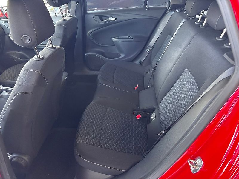 Opel Astra 1.4i 74KW 2017 - fotka 8 z 15