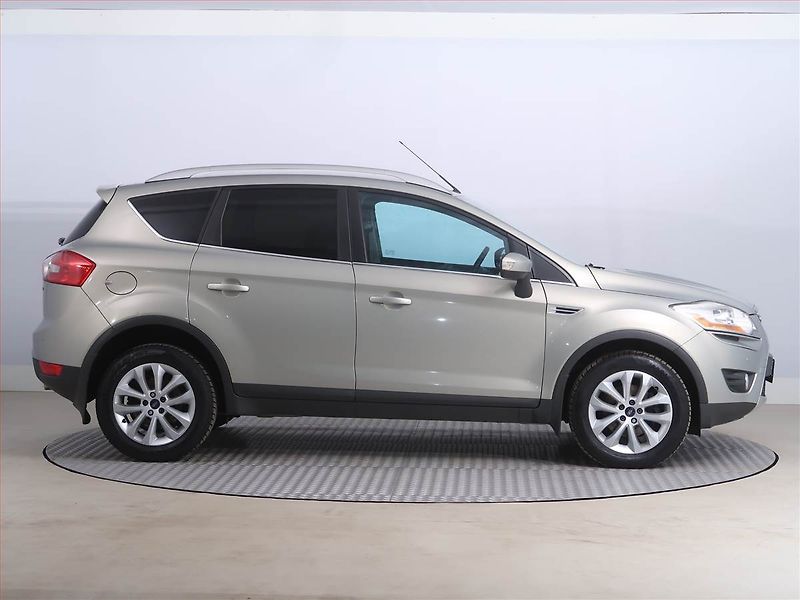 Ford Kuga (2010) 2.0 TDCi, 4X4, Tempomat - fotka 6 z 17