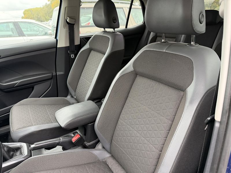 Volkswagen T-Cross 1.0 TSI R-line - fotka 15 z 23