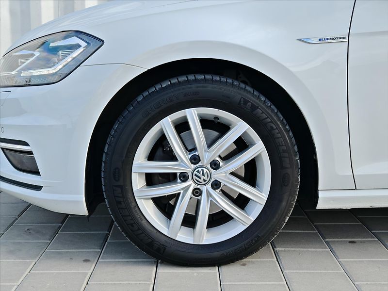 Volkswagen Golf 1,5   Variant Highline 1,5TDI - fotka 27 z 28