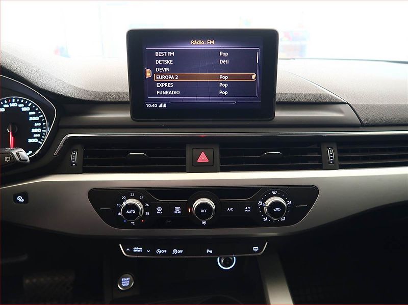 Audi A4 (2017) 2.0 TDI, Automat, Navi - fotka 12 z 19