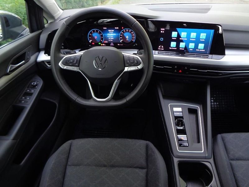 Volkswagen Golf 1.5 eTSI DSG Life 110 kW - fotka 5 z 30