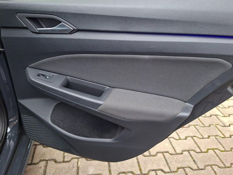 Volkswagen Golf (2021) 2.0TDI 85kW DSG -TAŽ.ZAŘ.-DPH - fotka 27 z 39