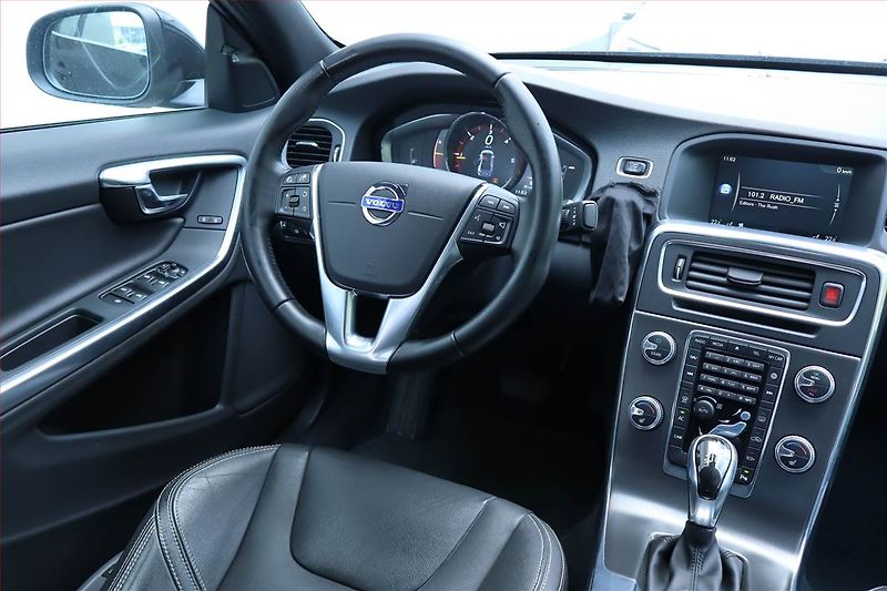 Volvo S60 (2016) D3, Automat, Serv.kniha, Kůže - fotka 7 z 25