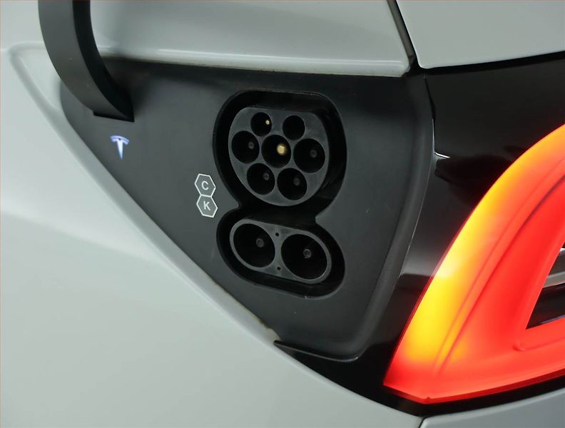 Tesla Model Y (2022) Long Range AWD 79kWh, SoH 89% - fotka 22 z 23
