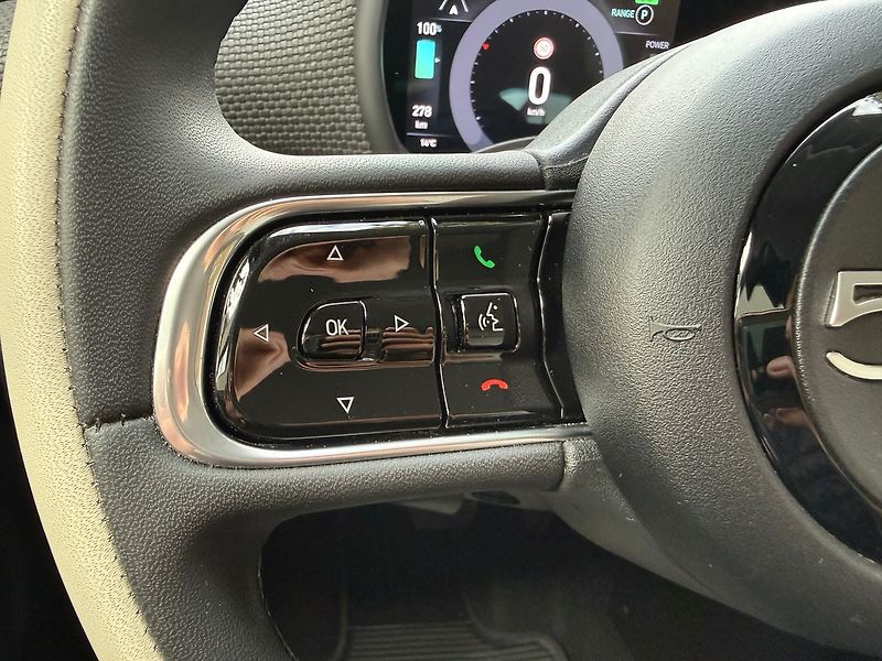 Fiat 500 LaPrima 42kWh JBL - fotka 23 z 34