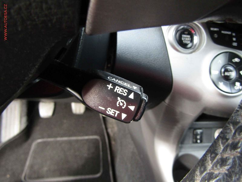 Toyota RAV4 (2007) 2.2. D-CAT 4x4, AC, kůže - fotka 14 z 23