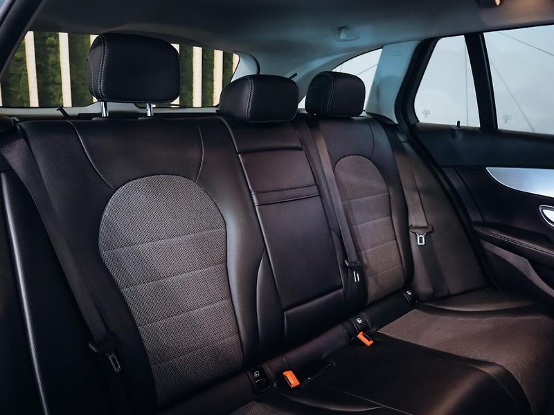 Mercedes-Benz Třídy C C 220d 4MATIC kombi - fotka 28 z 28