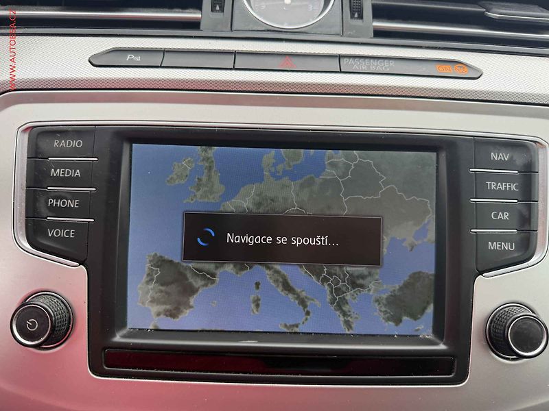 Volkswagen Passat (2015) 2.0 TDi, AC, park.asist - fotka 14 z 15
