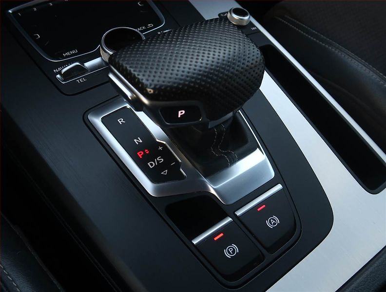 Audi Q5 (2018) S line 3.0 TDI - fotka 13 z 23