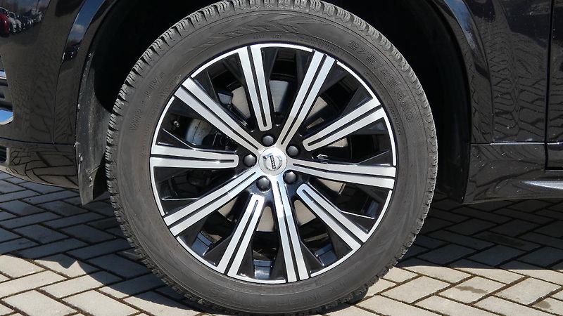 Volvo XC90 T8 AWD Recharge Inscription AT - fotka 26 z 26