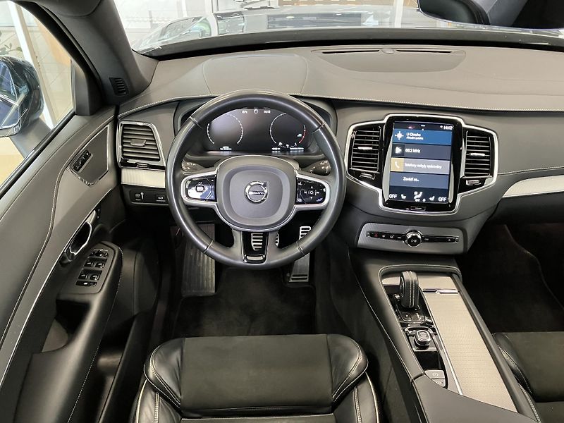 Volvo XC90 B5 AWD R-Design AT8, ČR - fotka 19 z 49