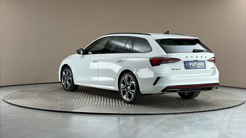 Škoda Octavia 2.0 TDI DSG 4x4 RS Combi - fotka 2 z 27