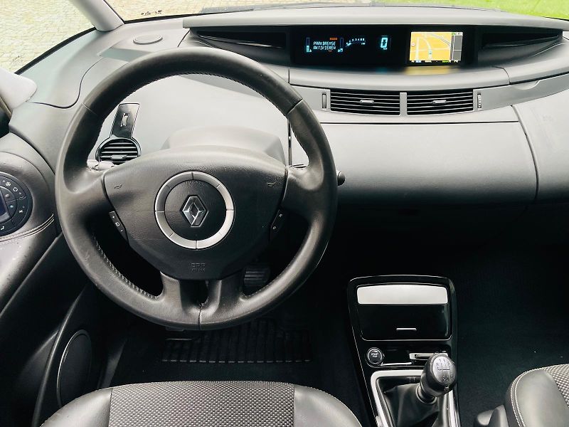 Renault Grand Espace 2.0dCi MANUÁL VÝHŘEV SENZORY - fotka 24 z 43