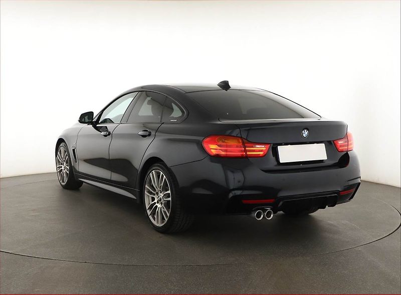 BMW Řada 4 (2017) 420d xDrive, 4X4, Automat - fotka 4 z 15