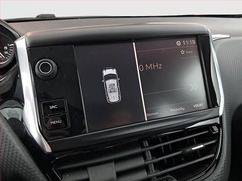 Peugeot 2008 (2017) 1.6 BlueHDi, ČR,1.maj - fotka 15 z 18