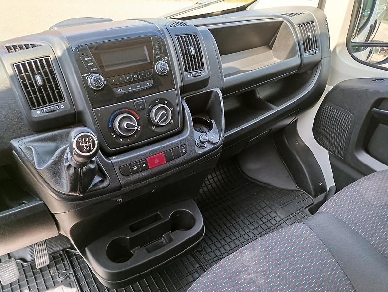 Peugeot Boxer (2020) 4350 L4H2 2.2HDi 140k MAN6 - fotka 15 z 18