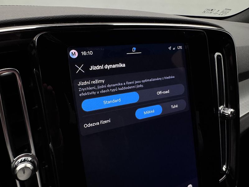 Volvo XC40 B4 DARK ULTRA REZERVACE - fotka 42 z 48