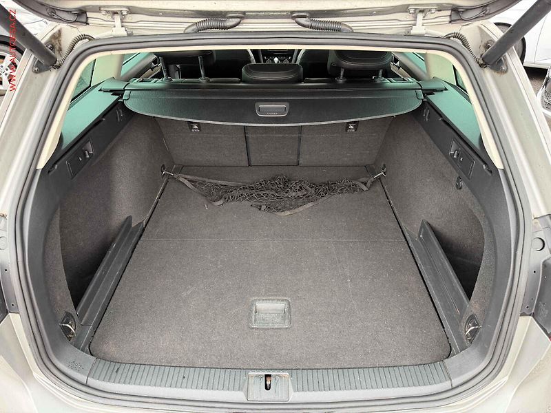 Volkswagen Passat (2014) 2.0TDi, ČR, DSG, bixenon - fotka 7 z 17