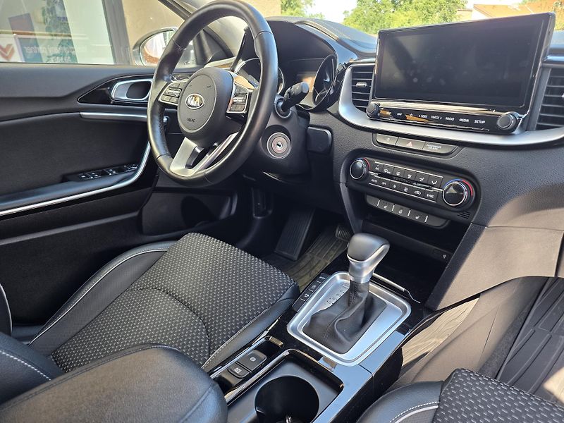 Kia XCeed 1.4-AUTOMAT-1.MAJITEL-TOP STAV - fotka 10 z 13