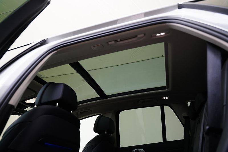 BMW X5 - fotka 24 z 26
