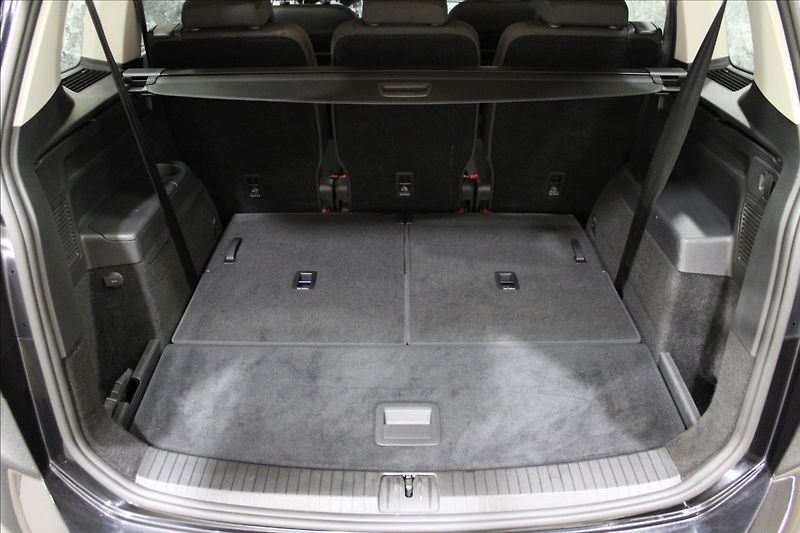 Volkswagen Touran 1,4 TSI Comfortline 7-míst - fotka 6 z 32