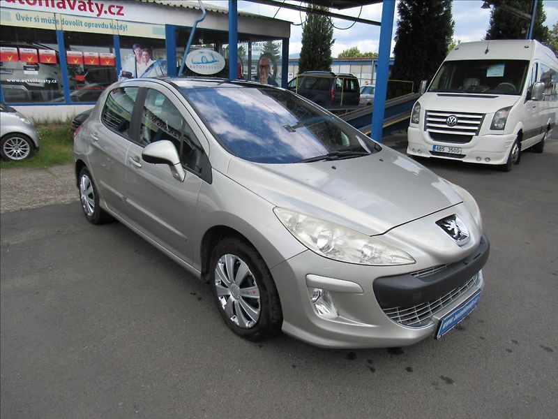Peugeot 308 1,6 THP 110kW - fotka 3 z 28