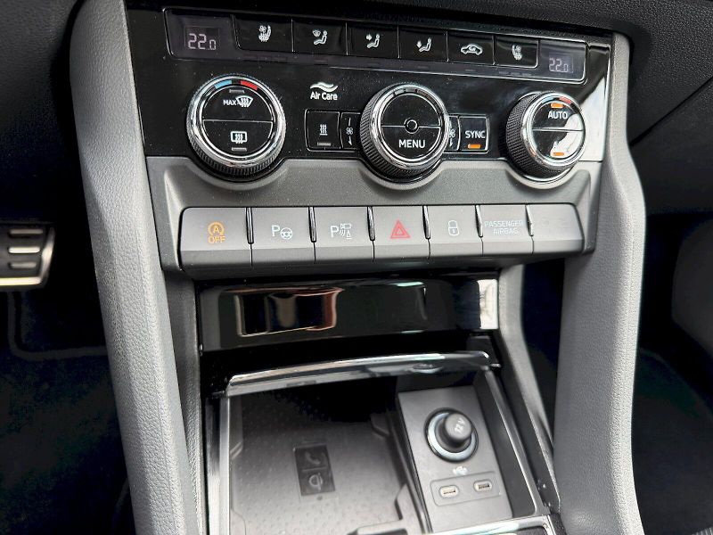 Škoda Kodiaq (2022) 2.0 TSI 140kW 4x4 DSG L&K - fotka 29 z 35