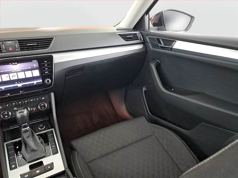Škoda Superb (2020) 2.0 TDI, Automat, Navi - fotka 8 z 21