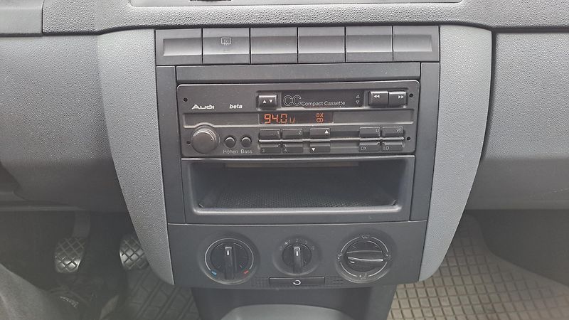 Škoda Fabia 1.4 MPI Classic - fotka 25 z 26