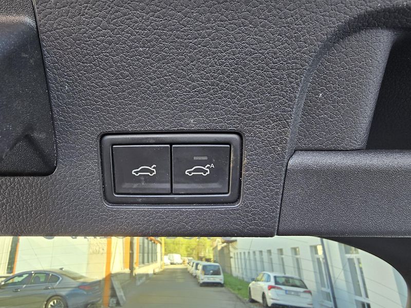 Volkswagen Arteon R-LINE 200kW KŮŽE VIRTUAL CAM - fotka 46 z 50