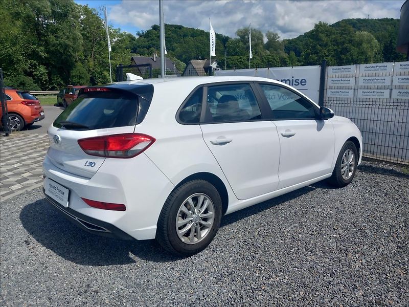 Hyundai i30 1,0 T-GDI COMFORT DCT - fotka 8 z 20