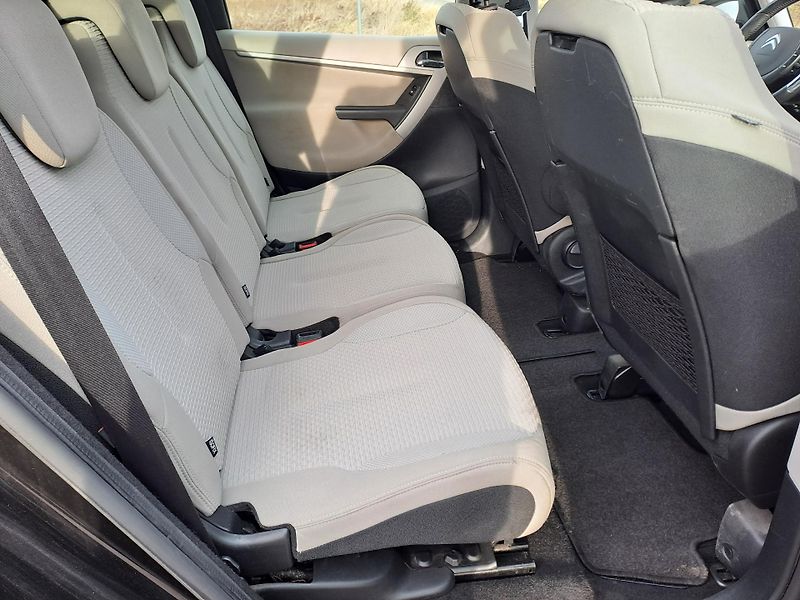 Citroën C4 Picasso (2012) 1.6 HDi SERVISKA - fotka 17 z 26