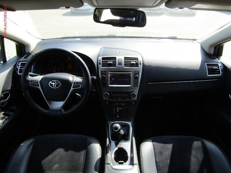 Toyota Avensis (2013) 2.0 D4-D, 1.maj,ČR, Navi - fotka 8 z 21